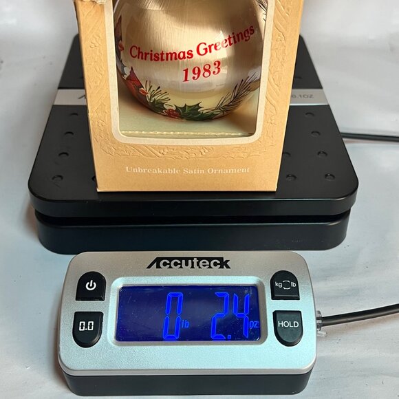 Vintage 1983 Christmas Greetings Ornament Memories Collection Cardinal Birds - Picture 8 of 8